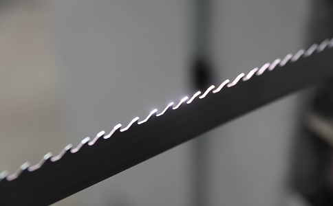 丰满双金属带锯条产生切削噪音的原因具体有哪些？